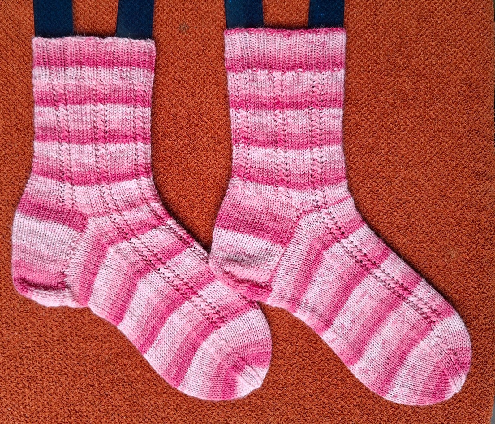 Leuke zelfgebreide sokken, Vêtements | Femmes, Chaussettes & Bas, Chaussettes et Chaussettes genoux, Taille 39 à 42, Enlèvement ou Envoi