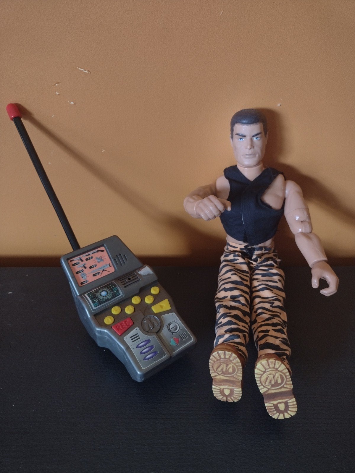 Action man / street commander, Enlèvement ou Envoi
