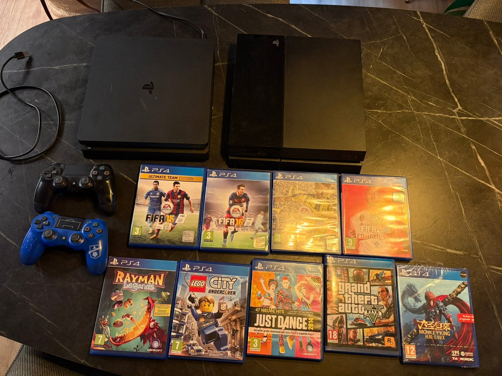 2x PlayStation 4 ,PS4, 2 controllers, 9 games, werkend, Games en Spelcomputers, Spelcomputers | Sony PlayStation 4, Verzenden
