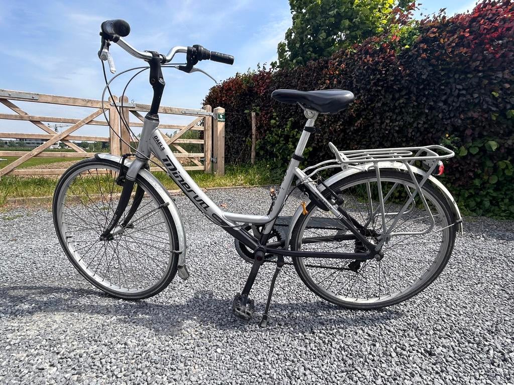 Degelijke meisjes fiets merk Minerva 26 inch, Ophalen, Gebruikt, Velgrem, Overige merken