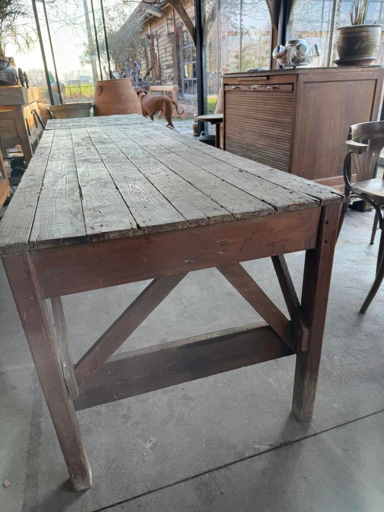 100’jarige fabriekstafel, Ophalen