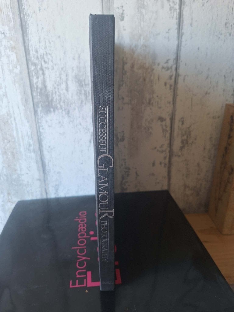 Successful Glamour Photography (John Kelly, 1981, Ophalen of Verzenden, Gelezen