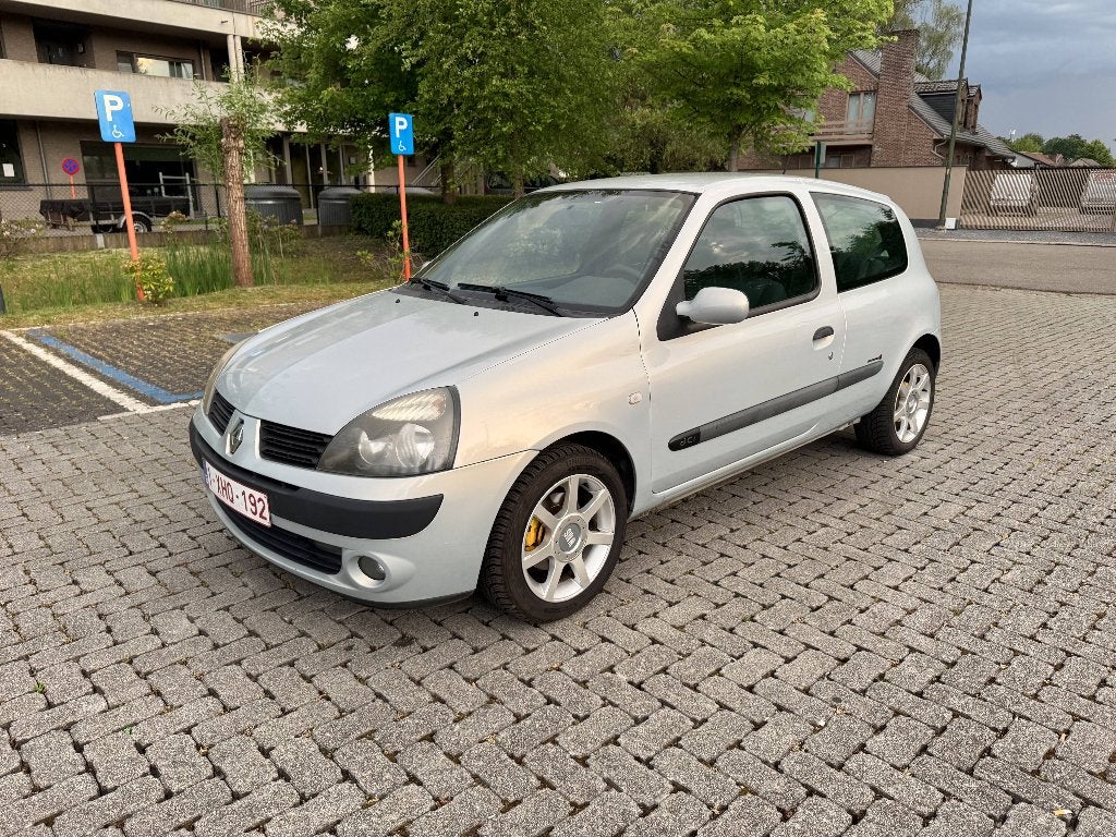 Renault Clio depuis 2004 = Diesel, Autos, Renault, Argent ou Gris, Achat, Boîte manuelle, 48 kW