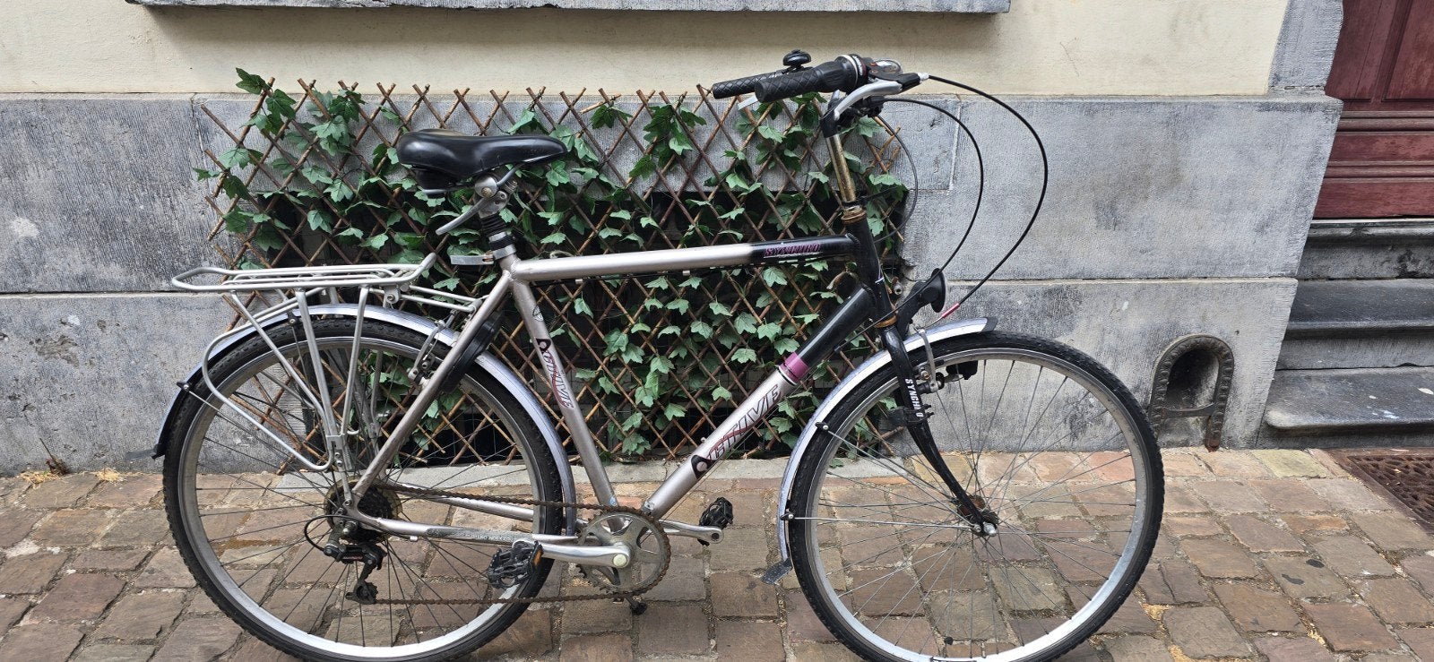 velo big active 28" ⁴ tres bon etat, Porte bag, feux, Vélos & Vélomoteurs, Enlèvement