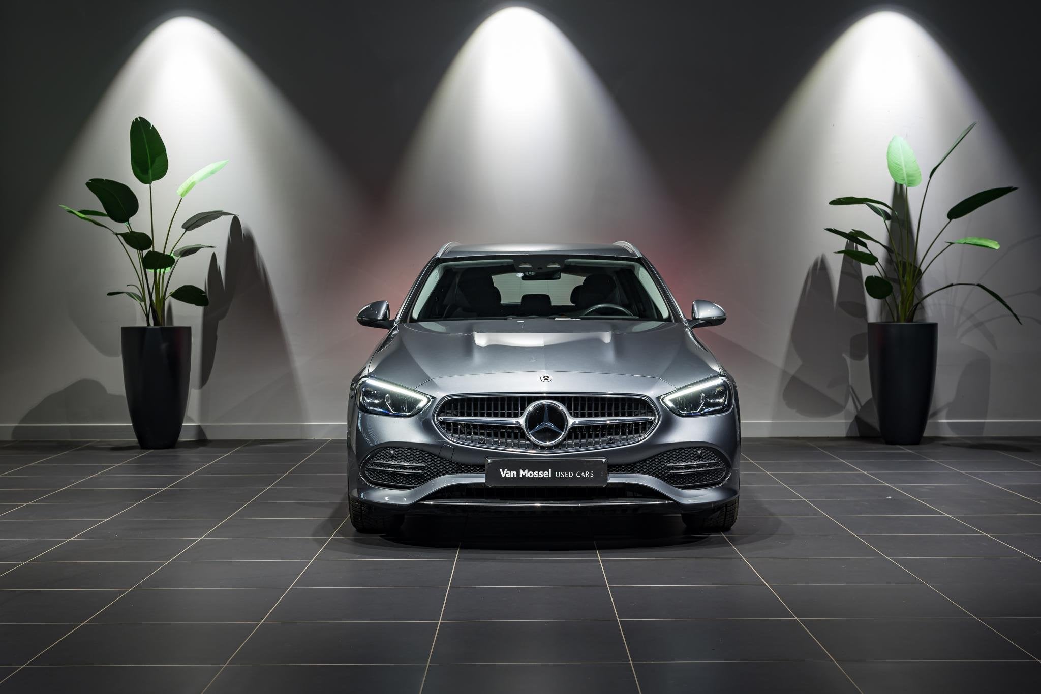 Mercedes-Benz C-klasse Estate C 300 e Luxury Line AMBIENT LI, Automaat, 4 cilinders, 313 pk, Bedrijf