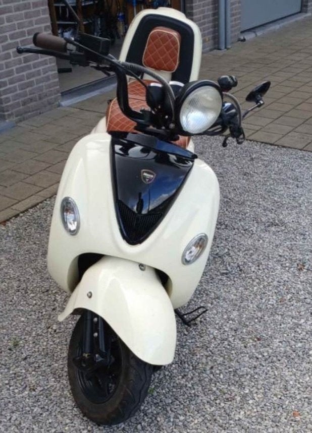 Super leuke 125cc scooter met 6 maanden garantie, Scooter, Nieuw, Bedrijf, 125 cc