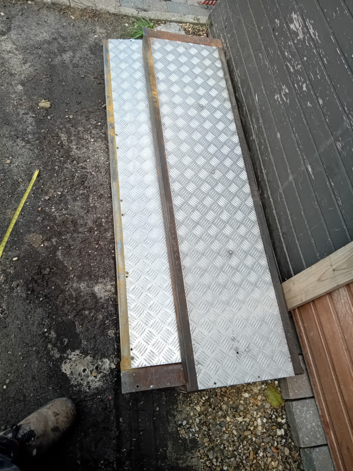 2 oprijplaaten, Ophalen