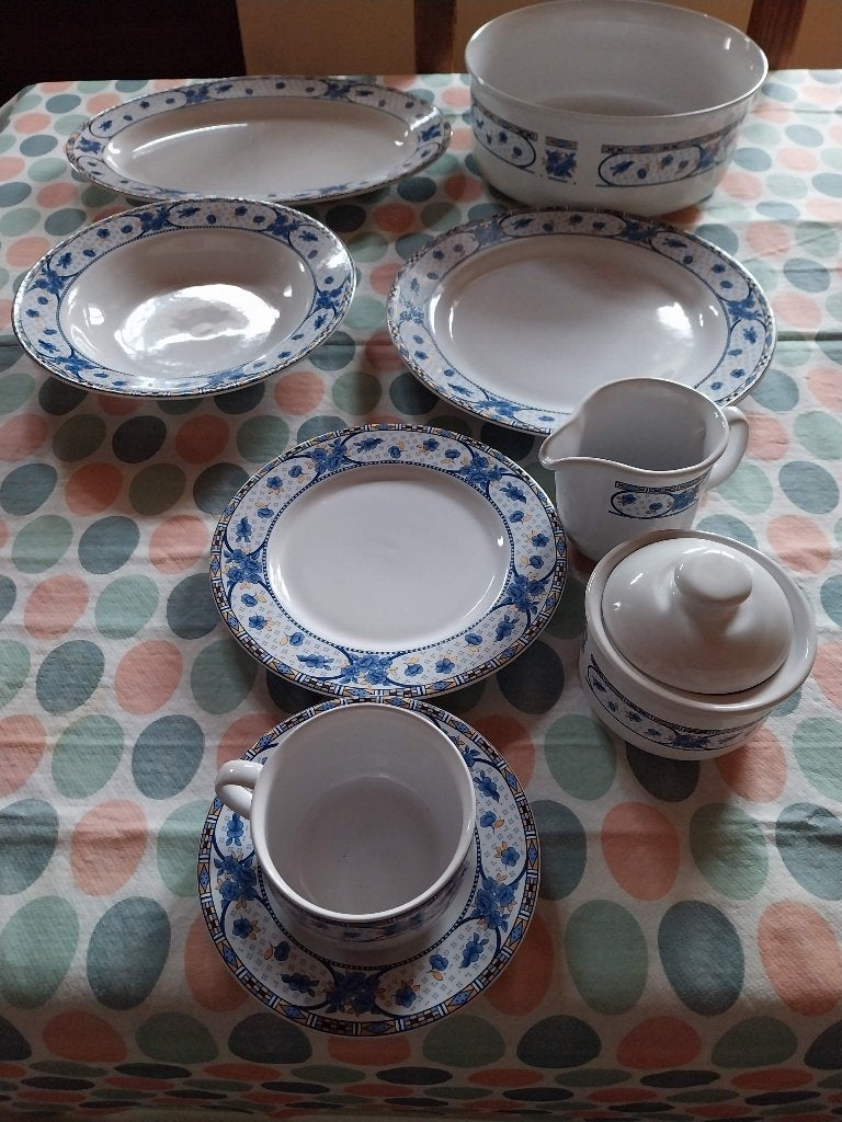 eet en koffieservies, Ophalen