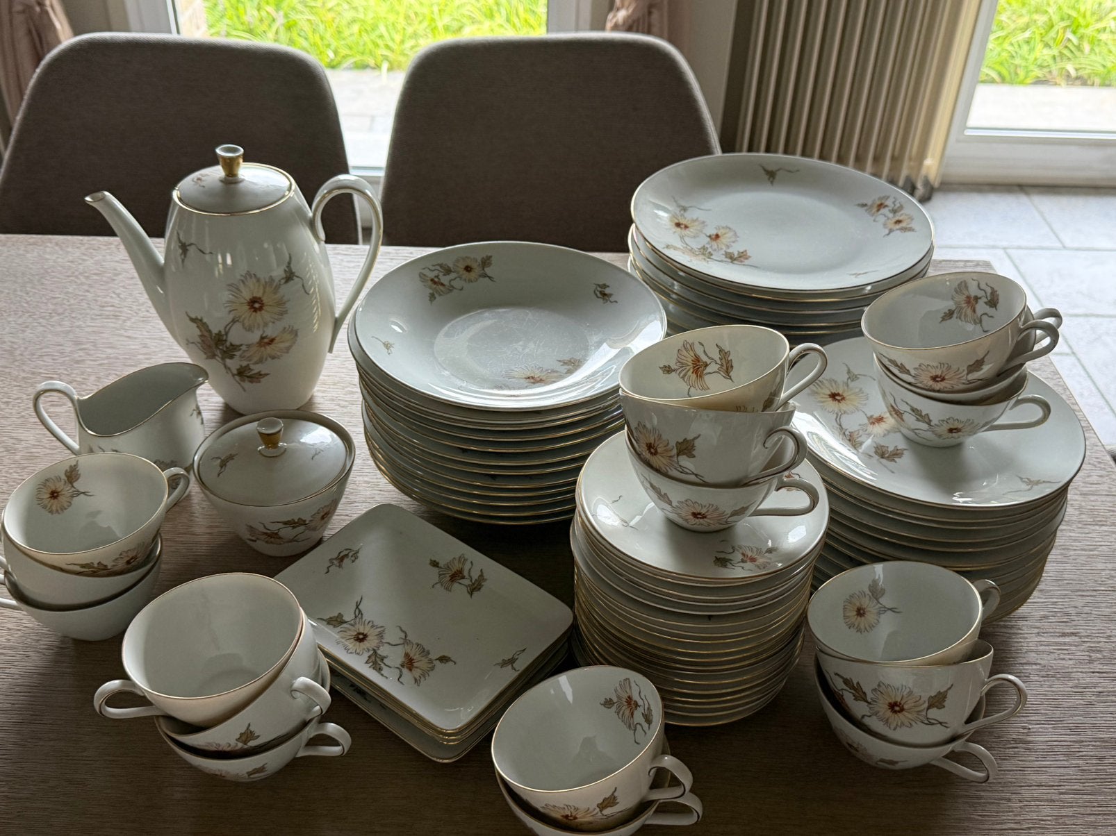 Magnifique service à café/thé vintage en porcelaine, Enlèvement