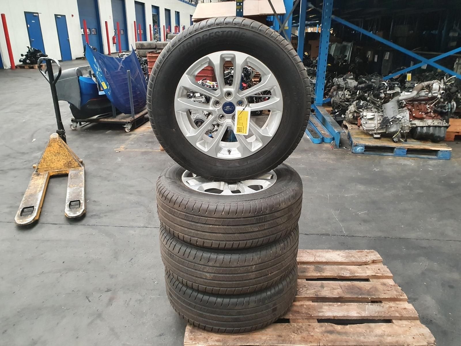 Ford kuga 2022 zomerset 225/65 17 Bridgestone Turanza, Pneus et Jantes, Véhicule de tourisme, Pneus été, -