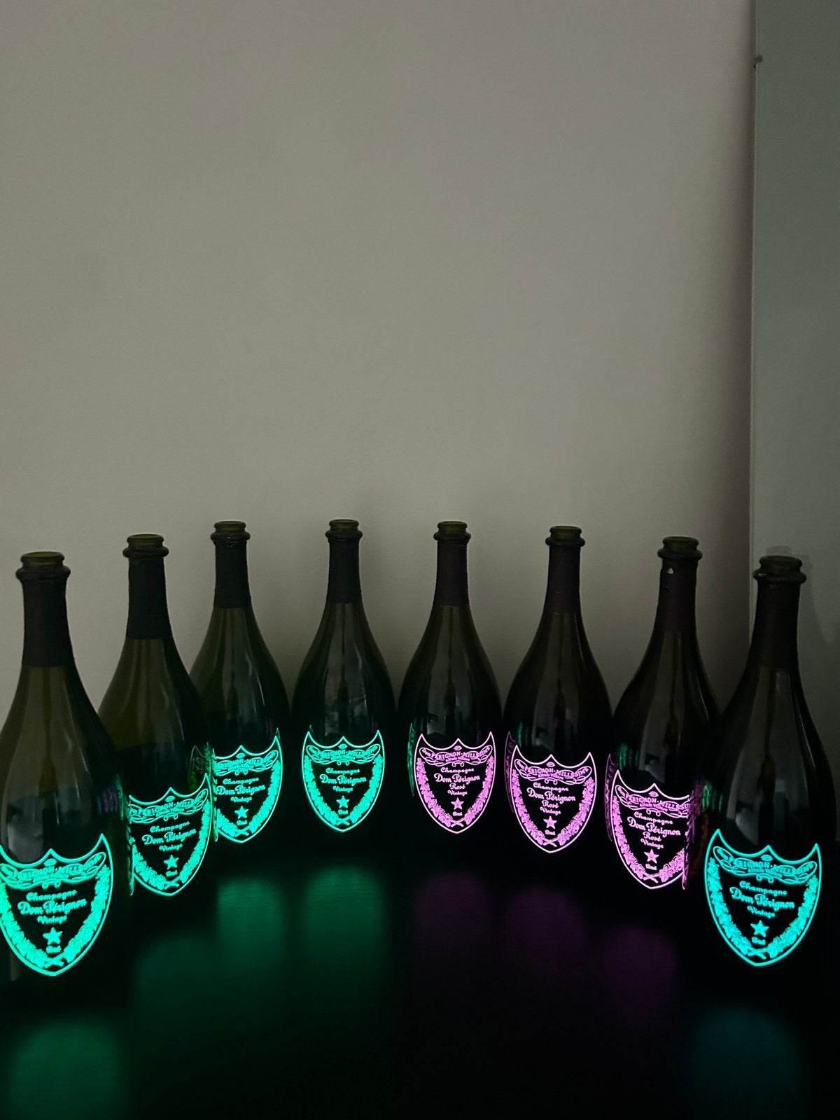 8 lege flessen Dom Pérignon luminous 0,75L, Enlèvement, Comme neuf