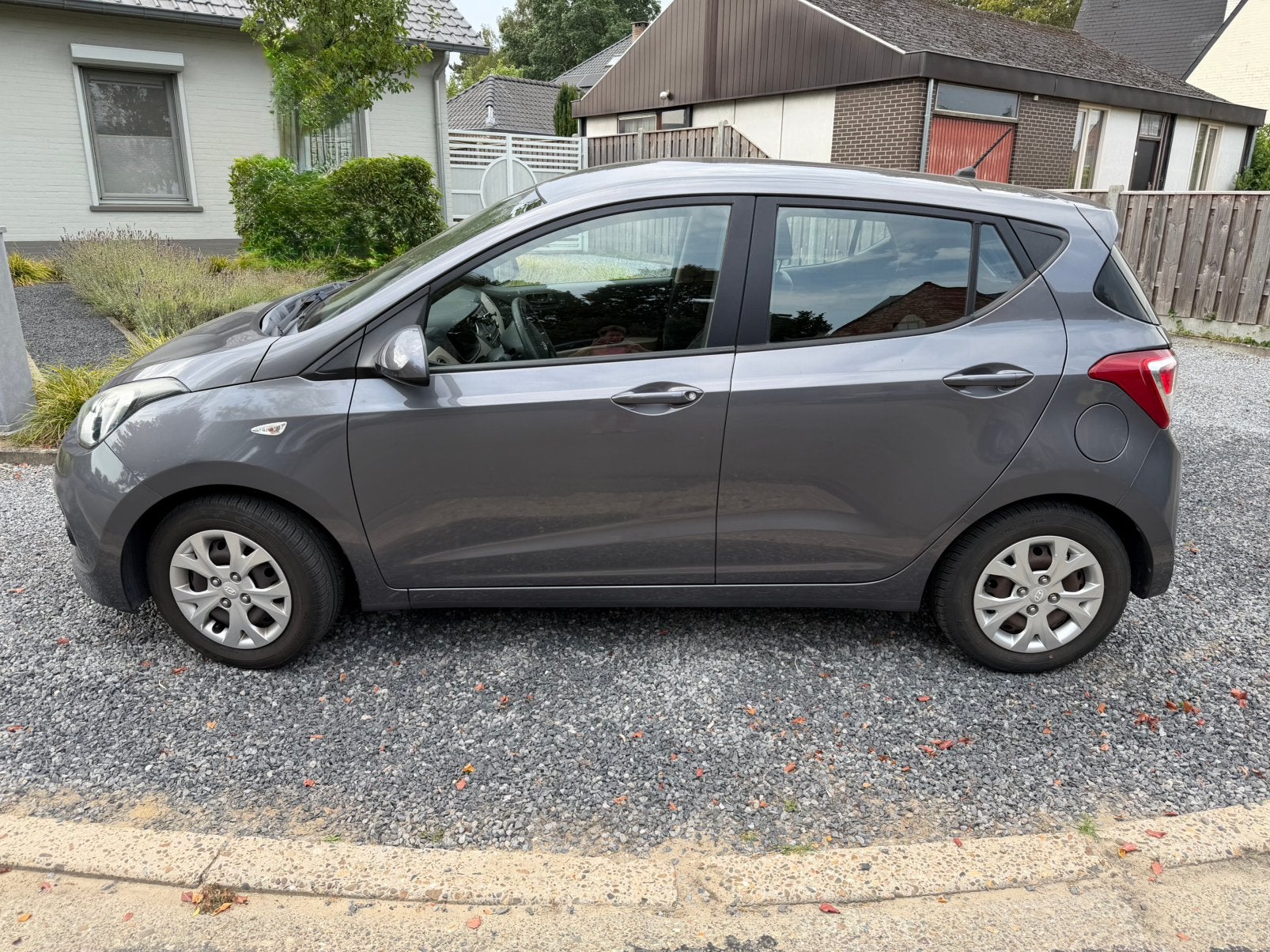 Hyundai i10 met airco en vierseizoenen banden, Autos, Hyundai, Achat, 998 cm³, USB, 5 portes