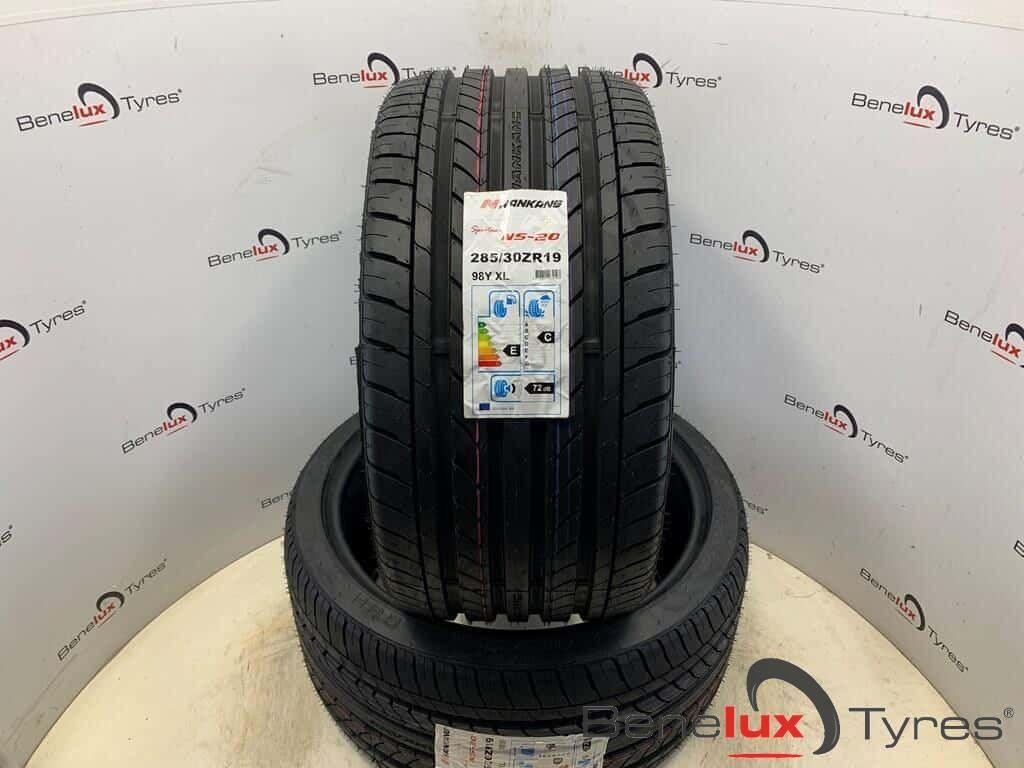 NEW 285/30ZR19 285/30R19 285/30/19 R19 ZR19 2853019 Mercedes, Auto-onderdelen, -, 285 mm, -, Nieuw