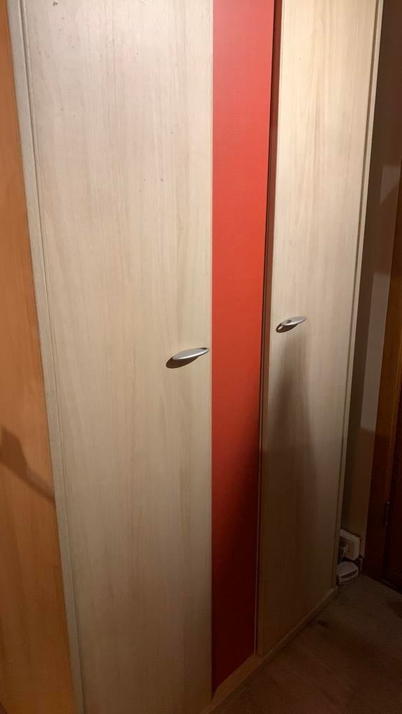 Kledingkast, Huis en Inrichting, Kasten | Kleerkasten, Ophalen, Met deur(en), Gebruikt, 200 cm of meer