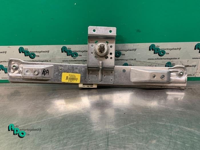 Mécanique vitre 4portes arrière droite d'un Opel Corsa (Co, -, Opel, 3 mois de garantie, Utilisé