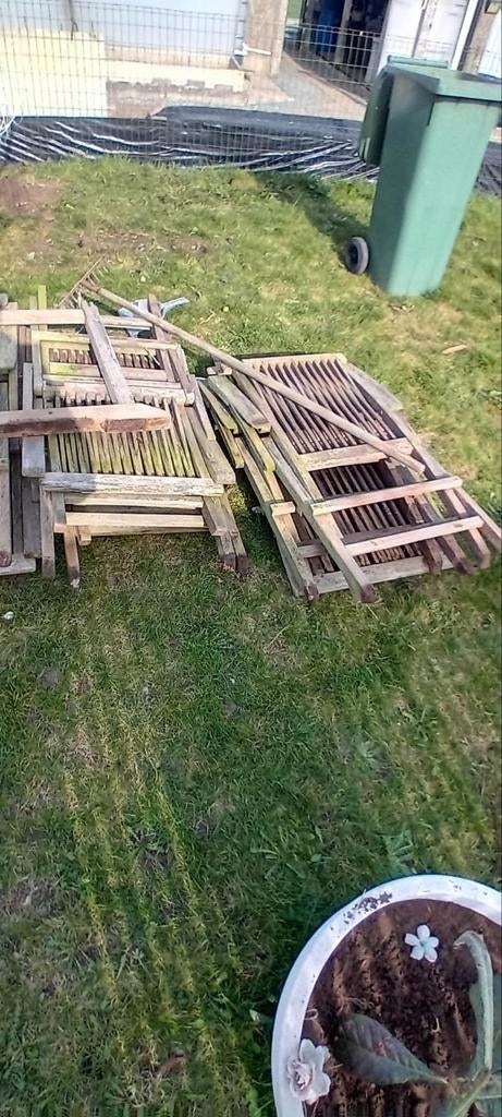 Table et 8chaises.