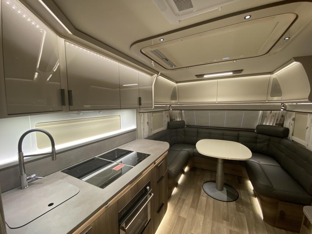 Kabe Imperial 630 TDL E2, Caravans en Kamperen, Rondzit, 7 tot 8 meter, Bedrijf, Kabe