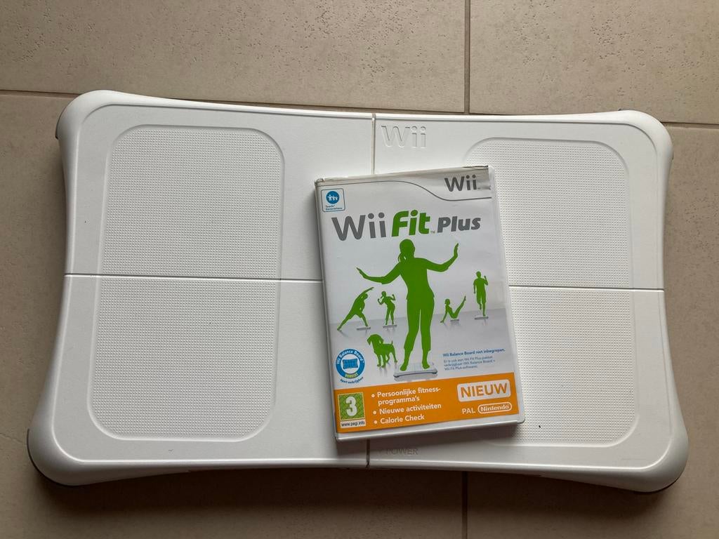 Wii balance board en Wii fit plus, Games en Spelcomputers, Ophalen, Draadloos, Zo goed als nieuw, Wii