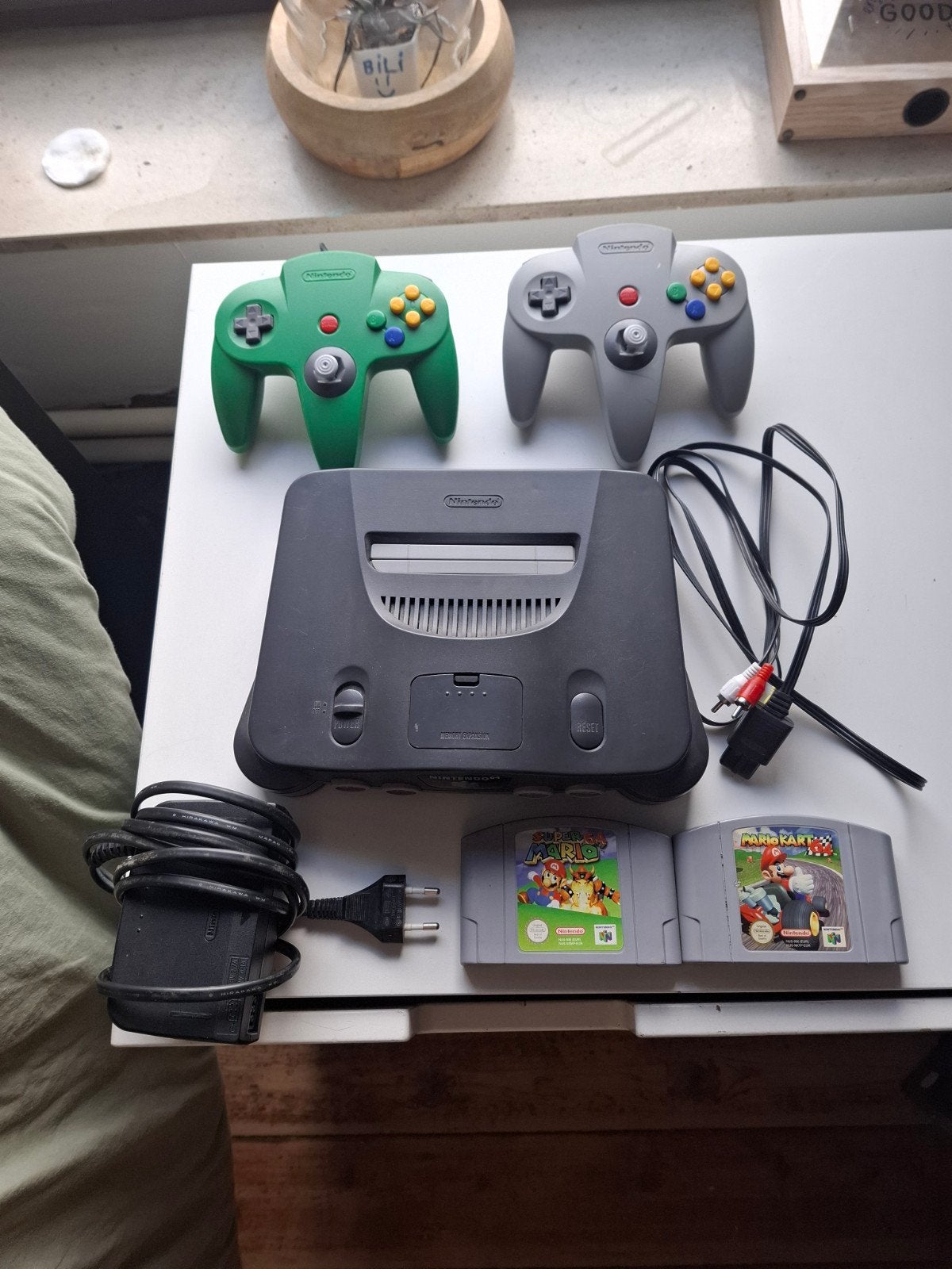 Lot Nintendo 64, manettes, jeux, cables, Games en Spelcomputers, Spelcomputers | Nintendo 64