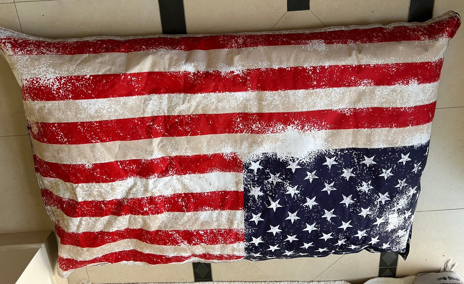 Mooie grote zitzak “Sit & Joy” met Amerikaanse vlag, Maison & Meubles, Enlèvement, Comme neuf, Multicolore, Pouf