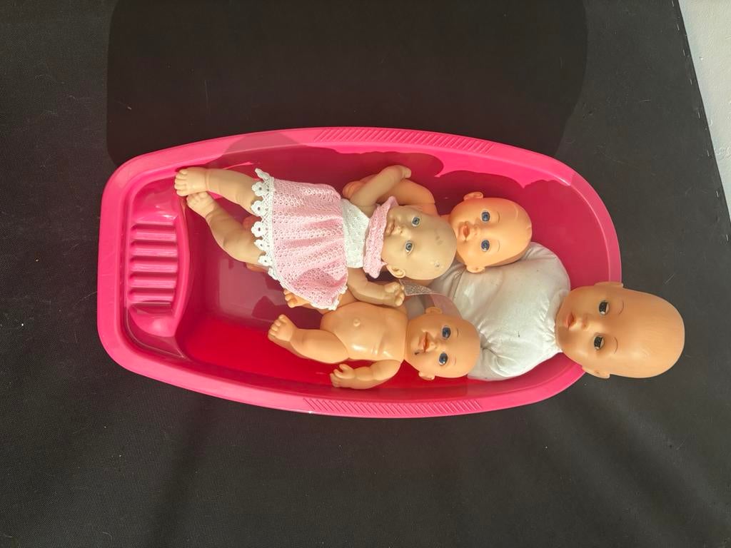Poppenbad met poppen, Ophalen, Zo goed als nieuw