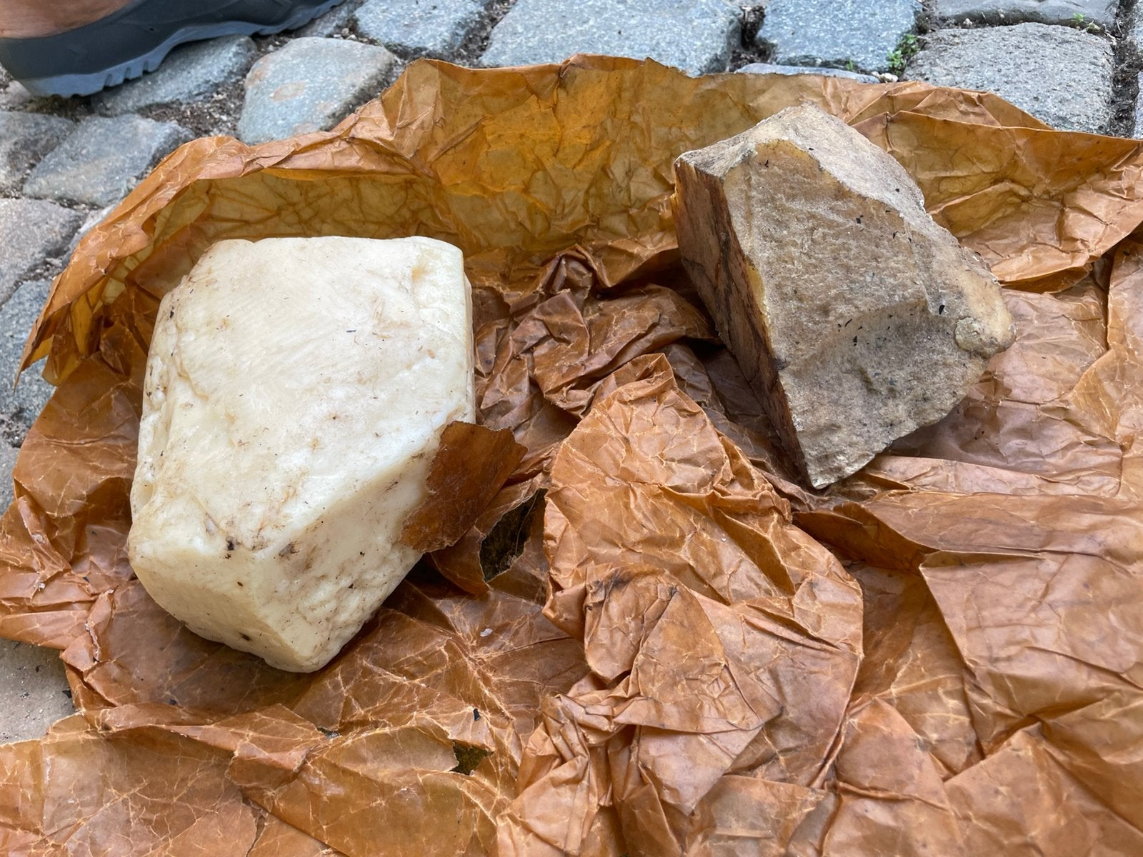 2 blokken witte was, Ophalen, Zo goed als nieuw