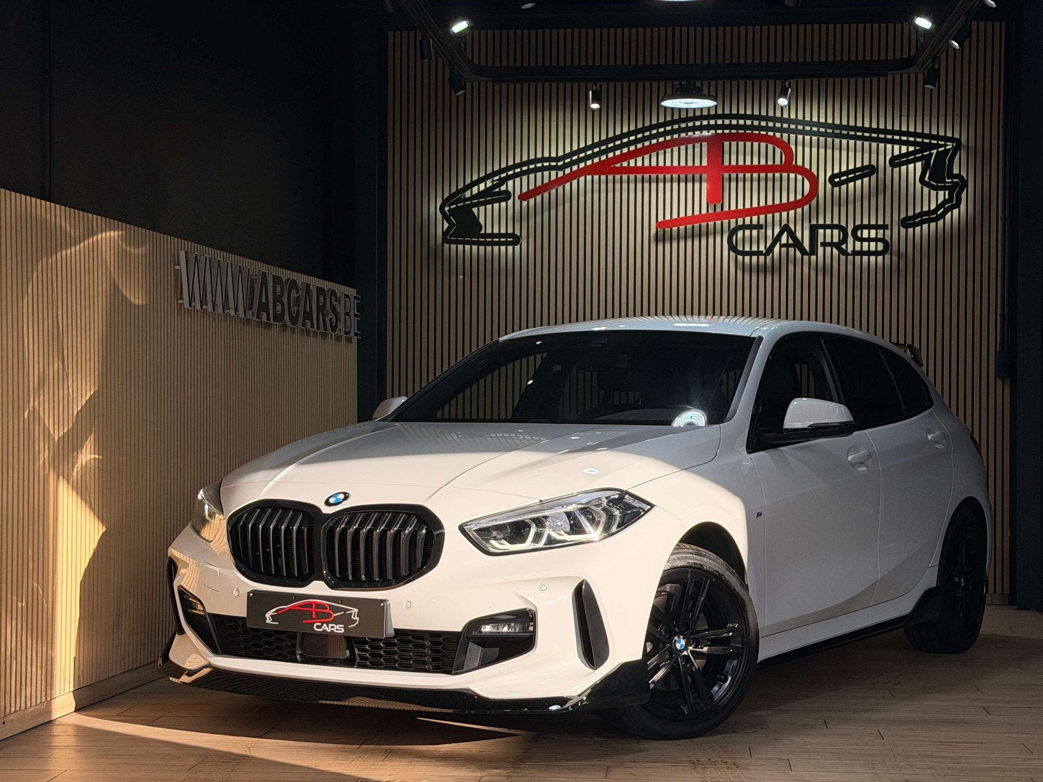 BMW 1 Serie 118 IA * PACK M PERFORMANCE * GARANTIE 12 MOIS *, Achat, Entreprise, 5 portes, Série 1