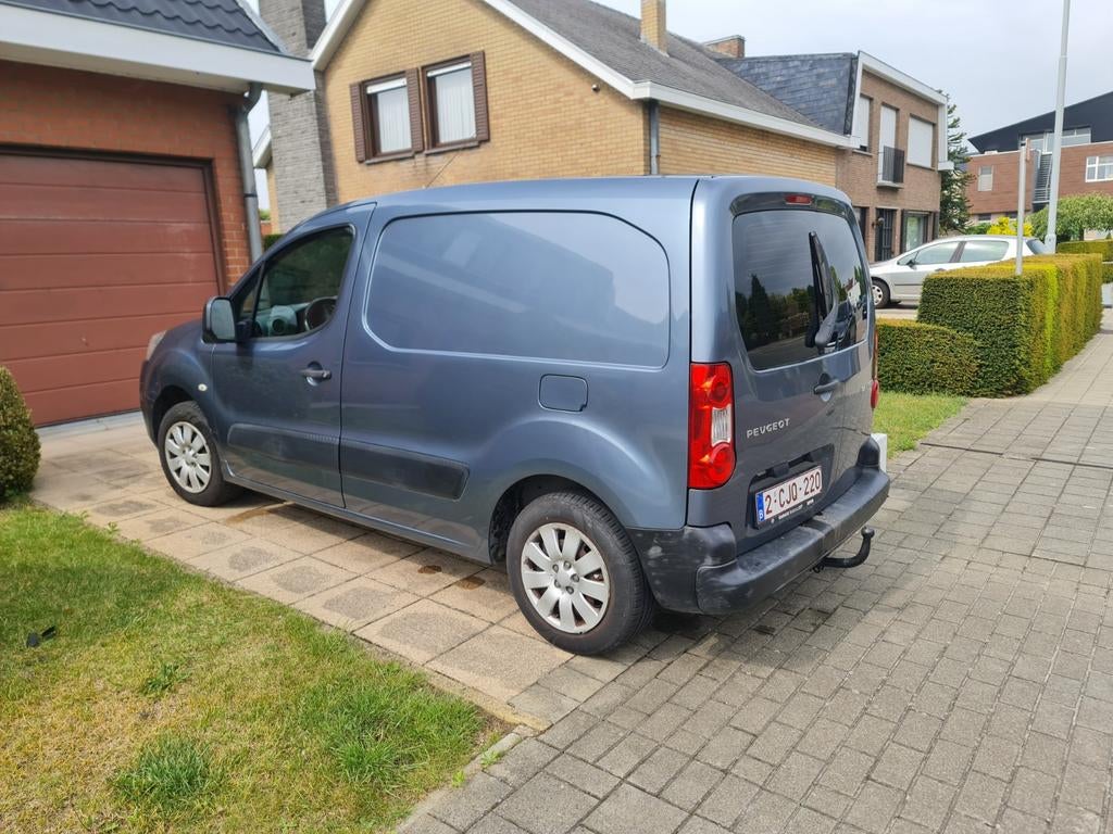 Peugeot partner 2009 1.6 55kw 3 zetel. Airco. Trekhaak, Auto's, Peugeot, 4 cilinders, Electronic Stability Program (ESP), 5 deurs