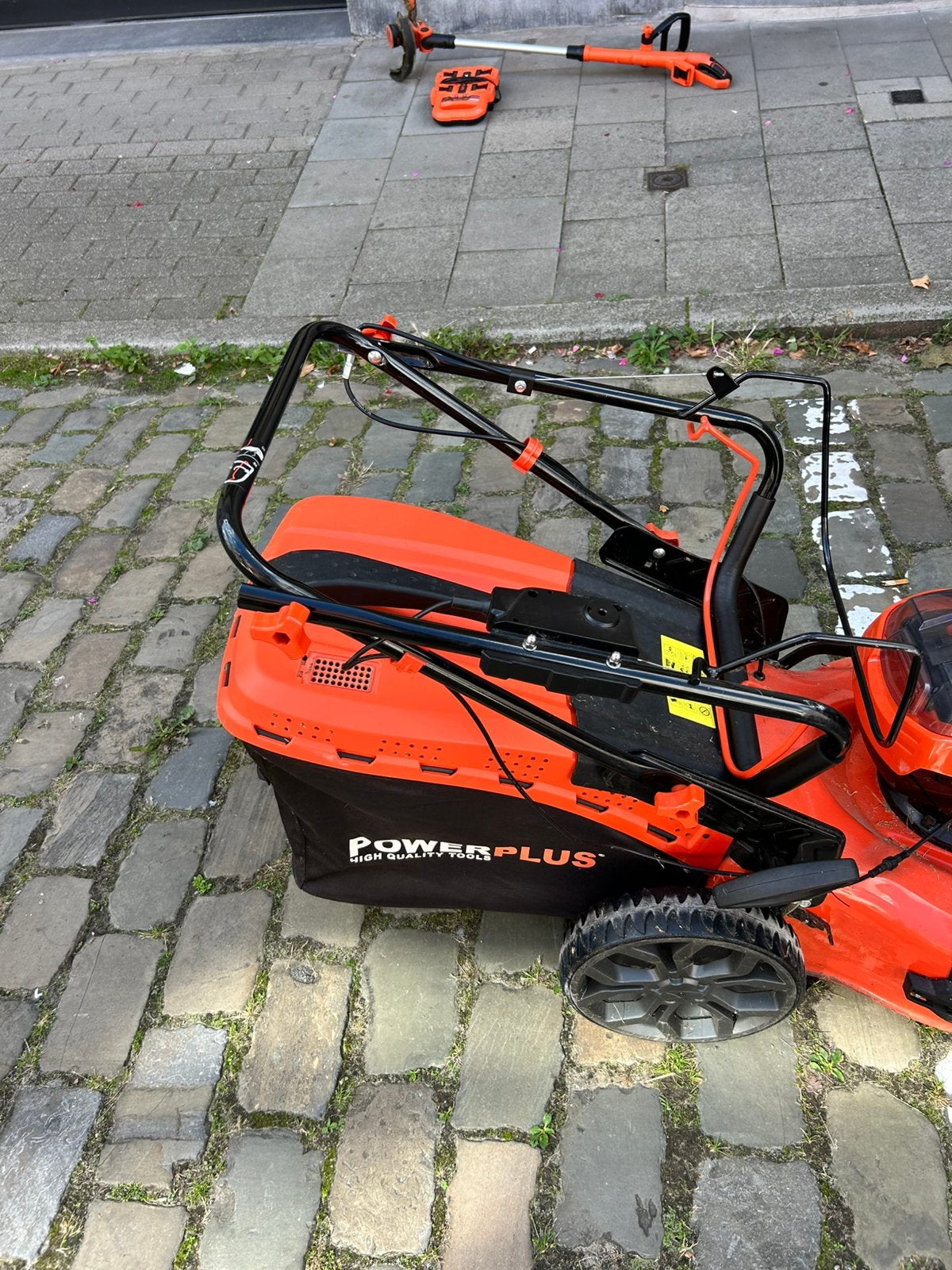 Grasmachine powerplus + kantenmaaier, Tuin en Terras, Ophalen, Gebruikt