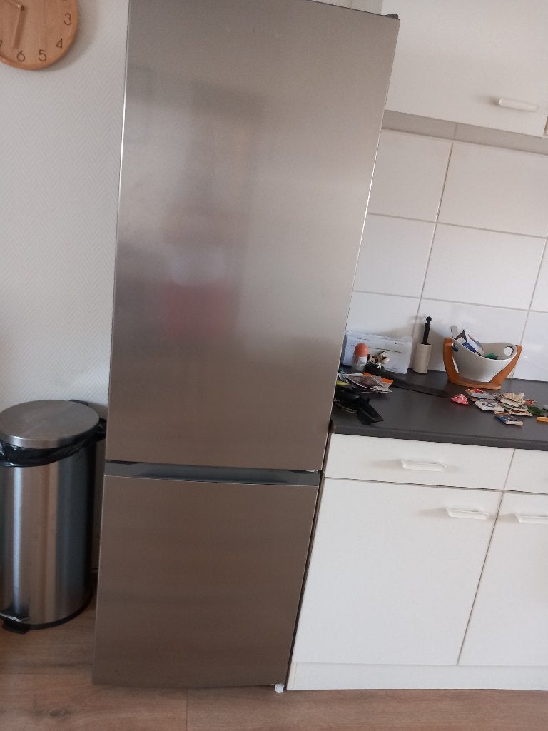 Frigo, Electroménager, Avec compartiment congélateur, Utilisé, 45 à 60 cm, 150 à 200 litres