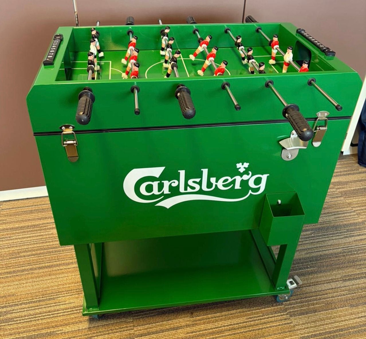 Koelbox in combi met kickertafel van carlsberg, Caravans en Kamperen, Koelboxen, Ophalen, Nieuw, Koelbox