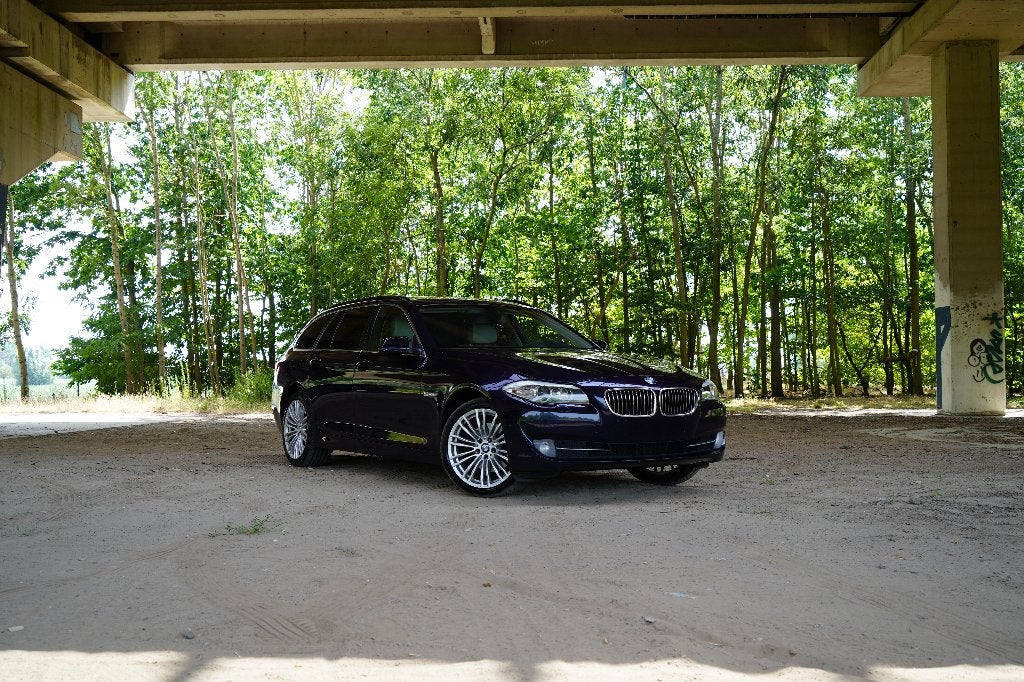 BMW 520d Break Imperial Blue Reeds Blanco Gekeurd VV, Auto's, Achterwielaandrijving, Blauw, Leder, Bedrijf