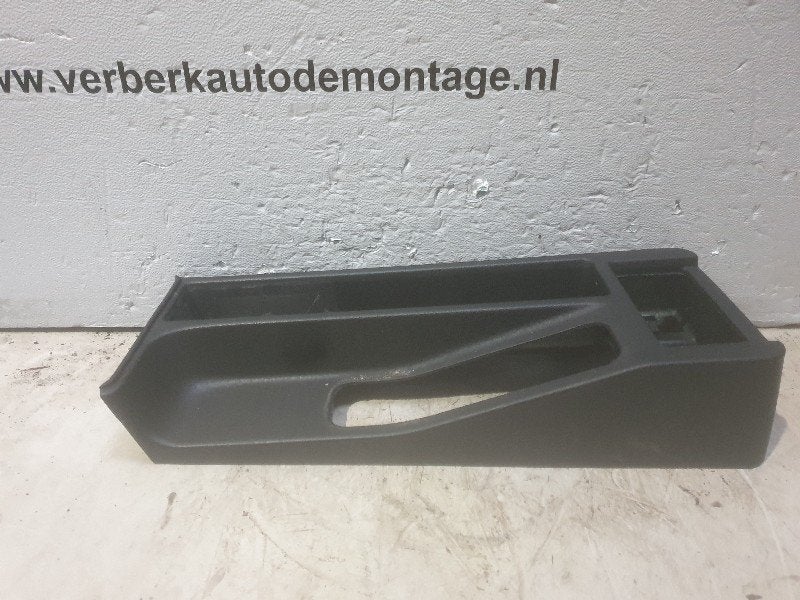 CONSOLE CENTRALE 3 serie Touring (E36 / 3) (51.16-8161789), Utilisé, BMW, Petuelring 130
80809  München, DE, Bayerische Motoren Werke AG