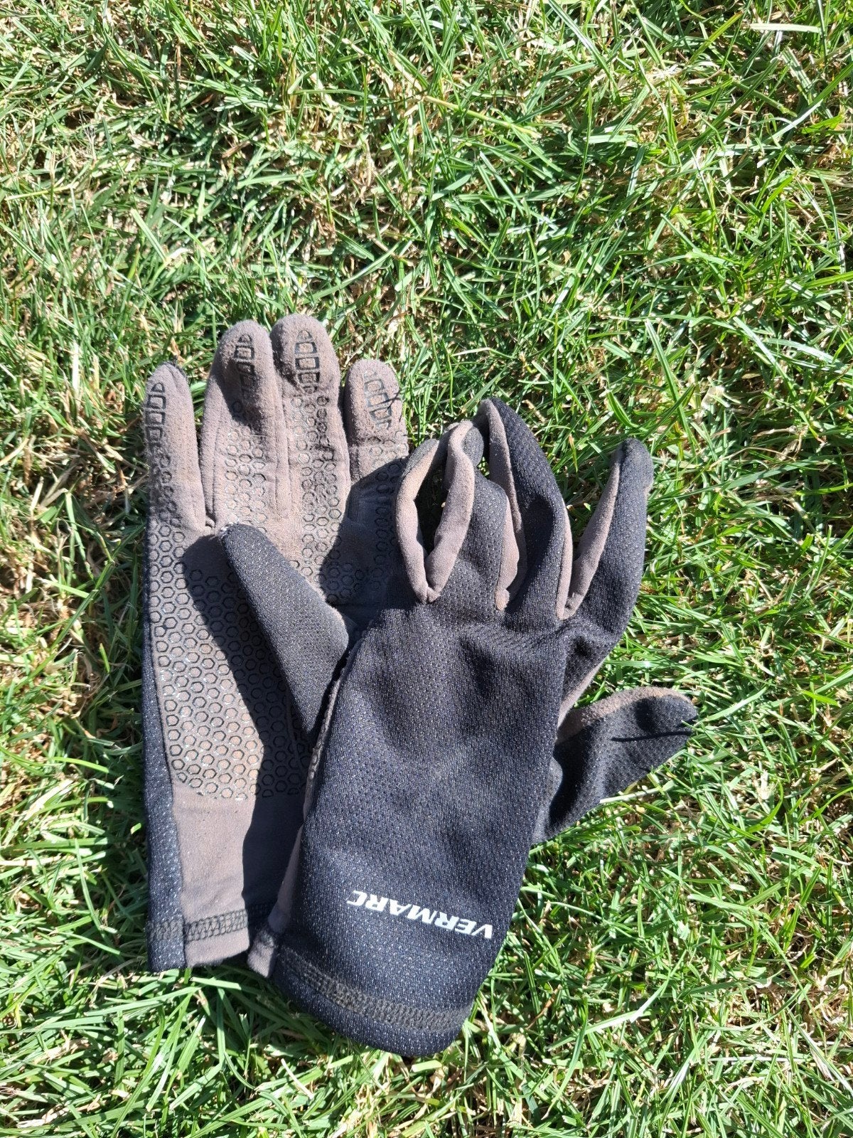 Gants d'équitation, Enlèvement, M