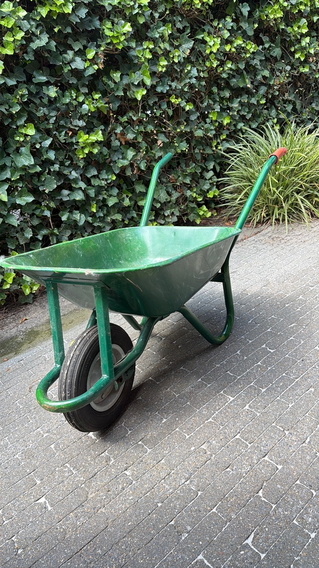 Metalen kruiwagen met harde band (zonder lucht), Tuin en Terras, Kruiwagens, Ophalen, Gebruikt, Handmatig, Eenwielig