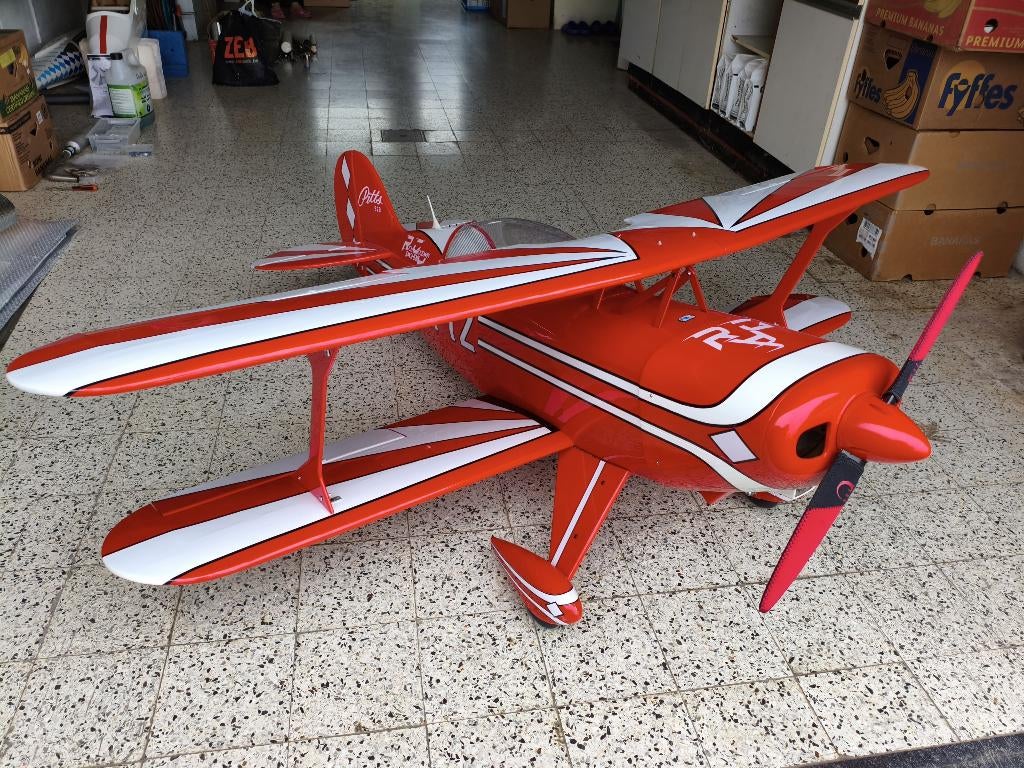 Pitts S-2B Hangar 9 + Saito FG-61TS, Neuf, Enlèvement, Avion, Plus grand que 1:72