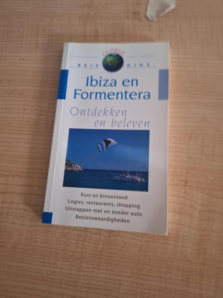 reisgids ibiza en formentera - globus-, Boeken, Reisgidsen, Ophalen of Verzenden, Zo goed als nieuw, Reisgids of -boek