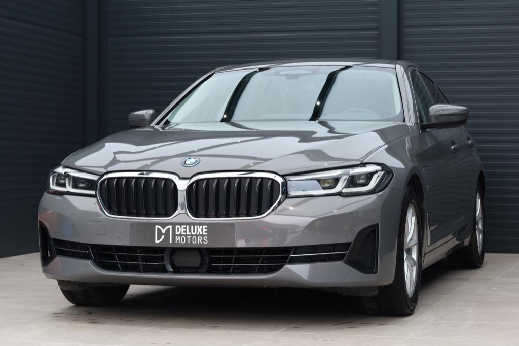 BMW 530 eA Berline Leder Navi Keyless Zetelverwarming, Auto's, BMW, Automaat, Achterwielaandrijving, 4 cilinders, Leder