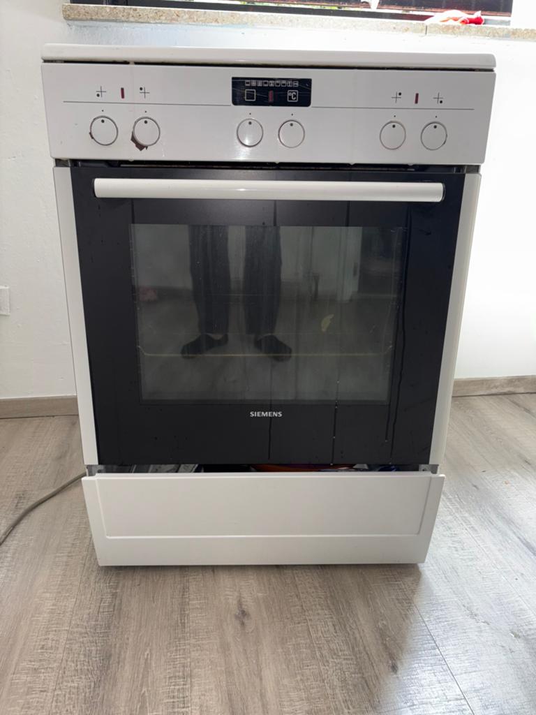 Siemens elektrische fornuis, Elektronische apparatuur, Ophalen, Gebruikt, 4 kookzones, Vrijstaand