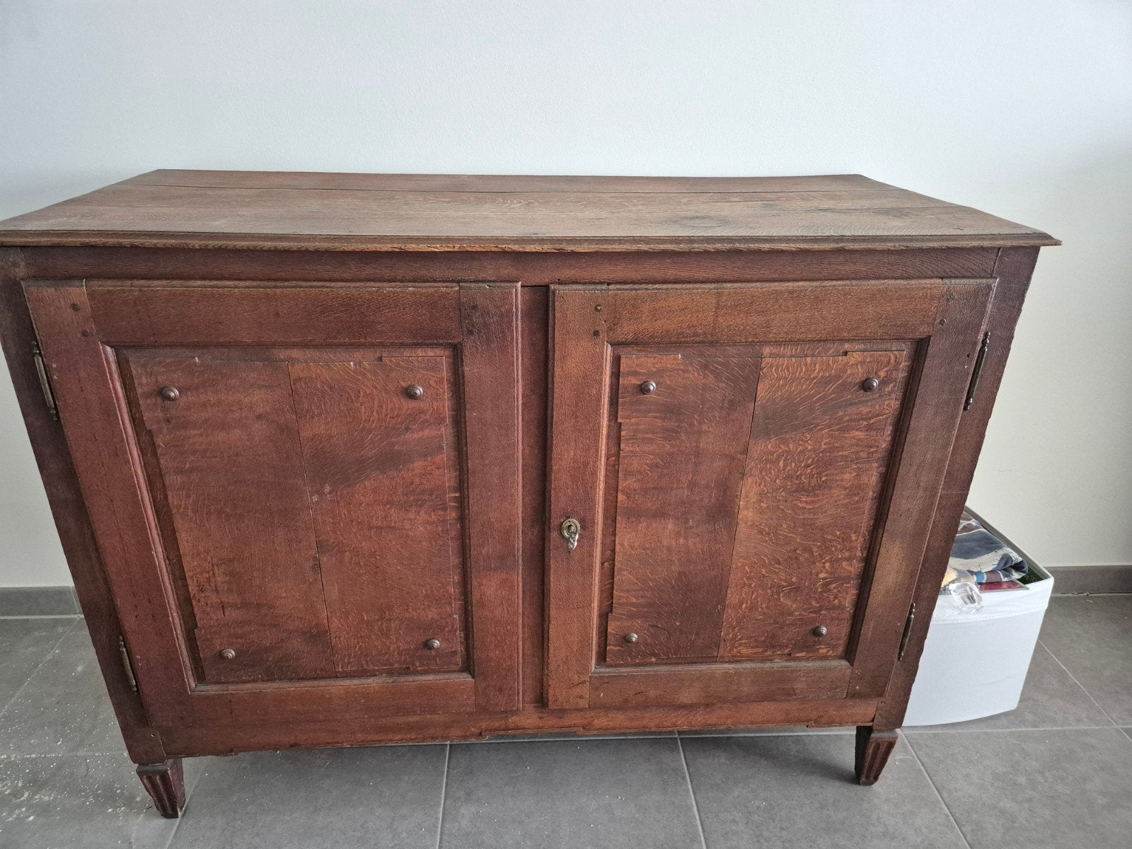 Massief houten vintage buffetkast / dressoir met sleutel, Ophalen