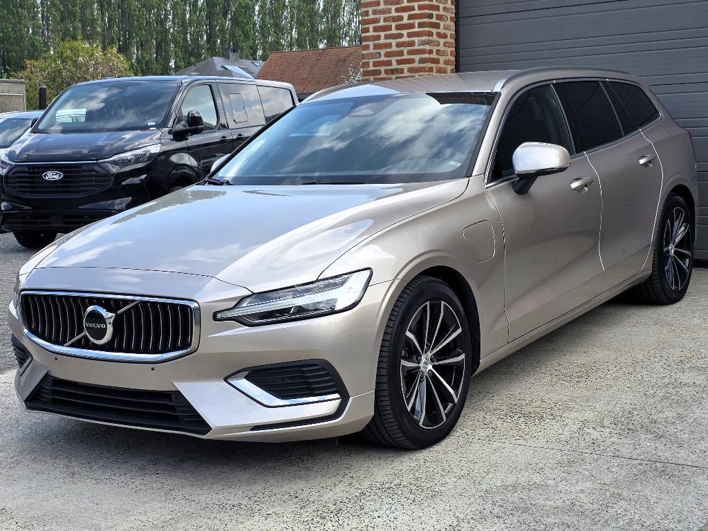 Volvo V60 T6 - Plug In Hybride AWD 4x4 - 11/2024 - 349 PK, Auto's, Volvo, Stof, Hybride Elektrisch/Benzine, Lichtsensor, Te koop
