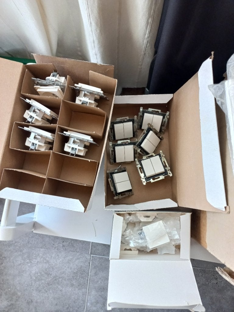 Inbouwstopcontacten Niko, Doe-het-zelf en Bouw, Ophalen, Nieuw, Overige merken, Stopcontact