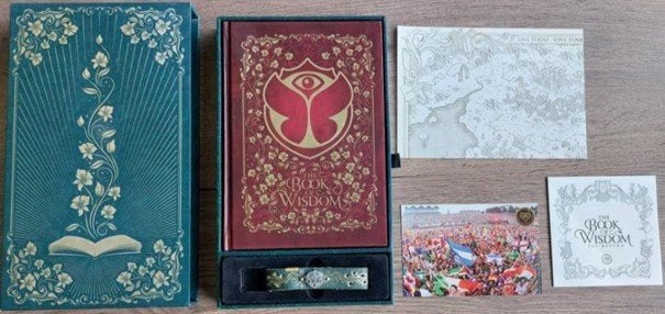 Box Tomorrowland 2019 - The Book of Wisdom, Boeken, Ophalen of Verzenden, Zo goed als nieuw