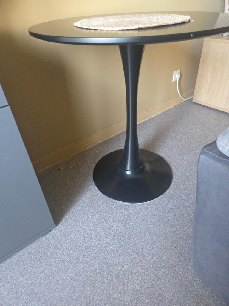 Ronde tafel jysk kzwart  afm.  cm, Ophalen