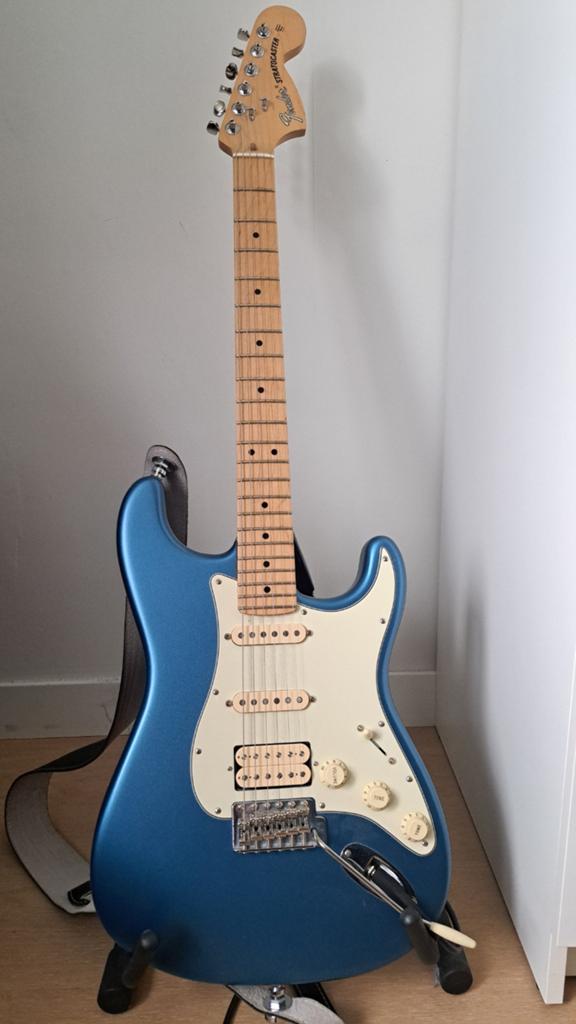 Fender Performer stratocaster - lake placid blue, Musique & Instruments, Instruments à corde | Guitares | Électriques, Enlèvement