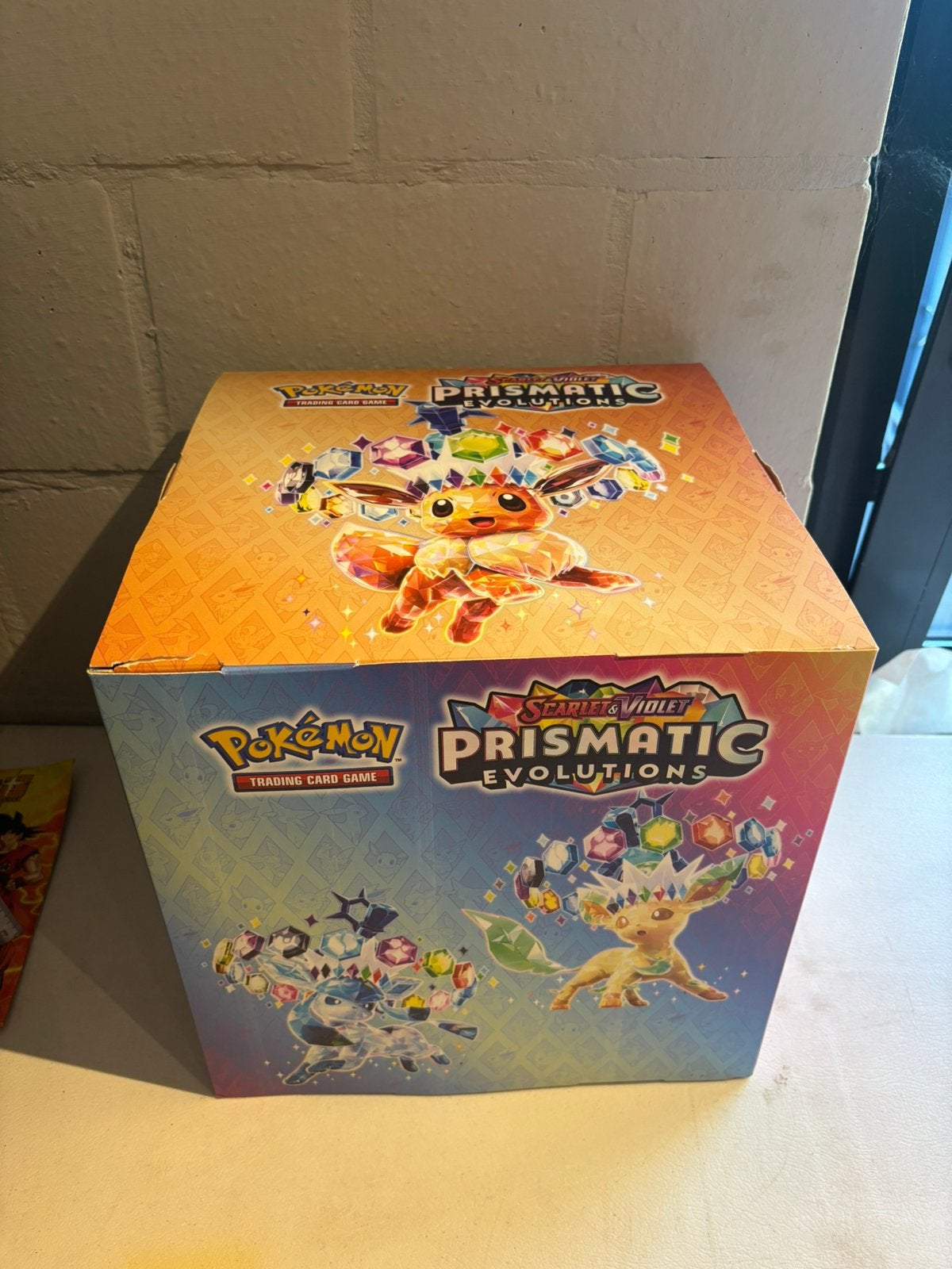 Pokemon prismatic display, Ophalen of Verzenden, Zo goed als nieuw