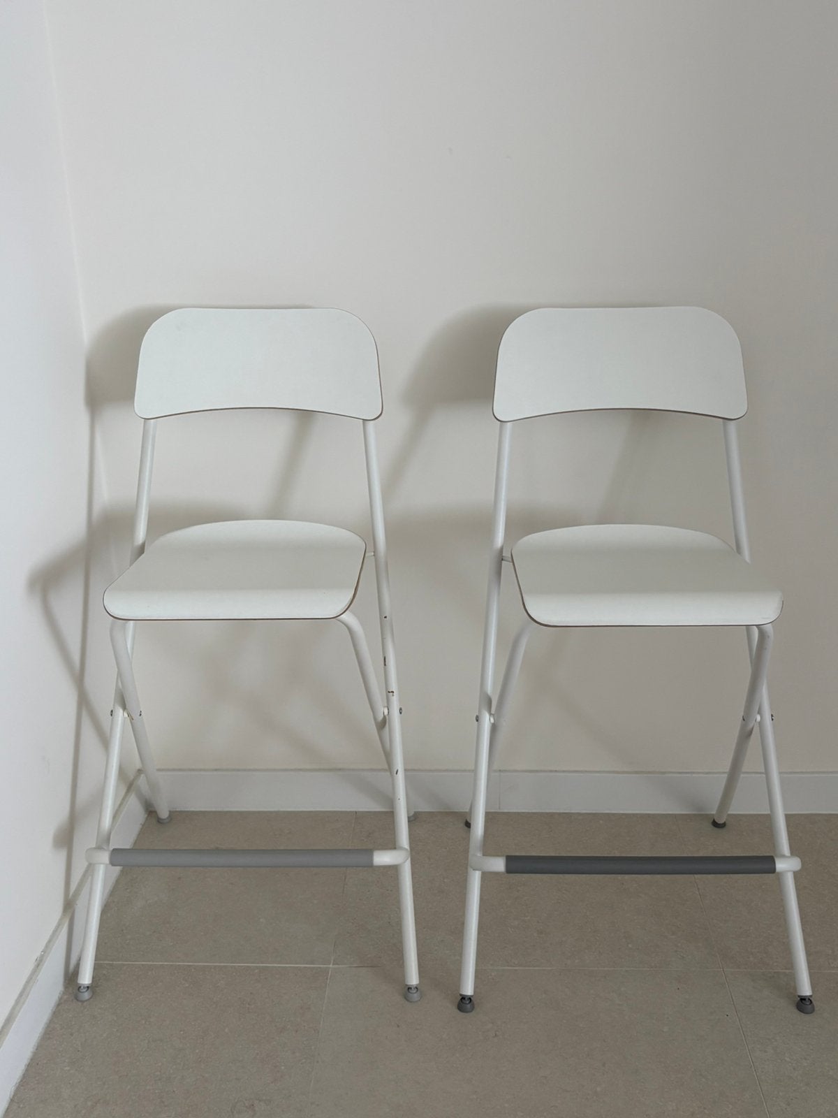 Witte barkrukken / stoelen – slechts 3 maanden oud, Enlèvement, Comme neuf