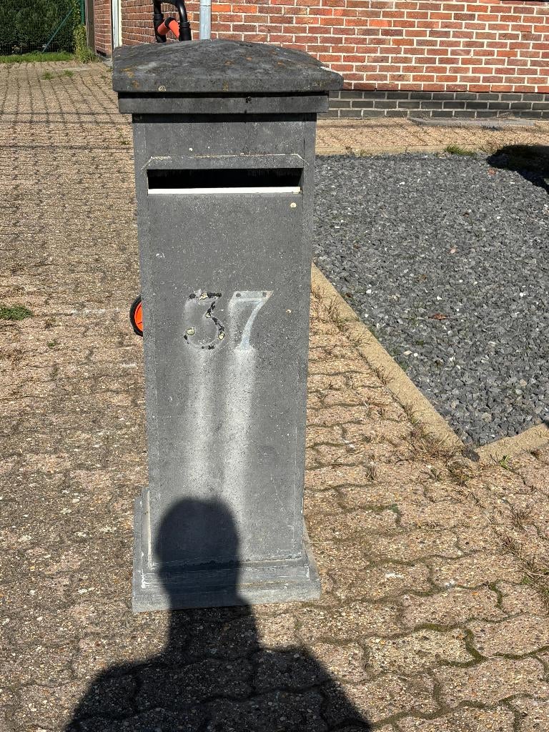 gratis brievenbus, Ophalen, Gebruikt, Hardsteen, Staande brievenbus