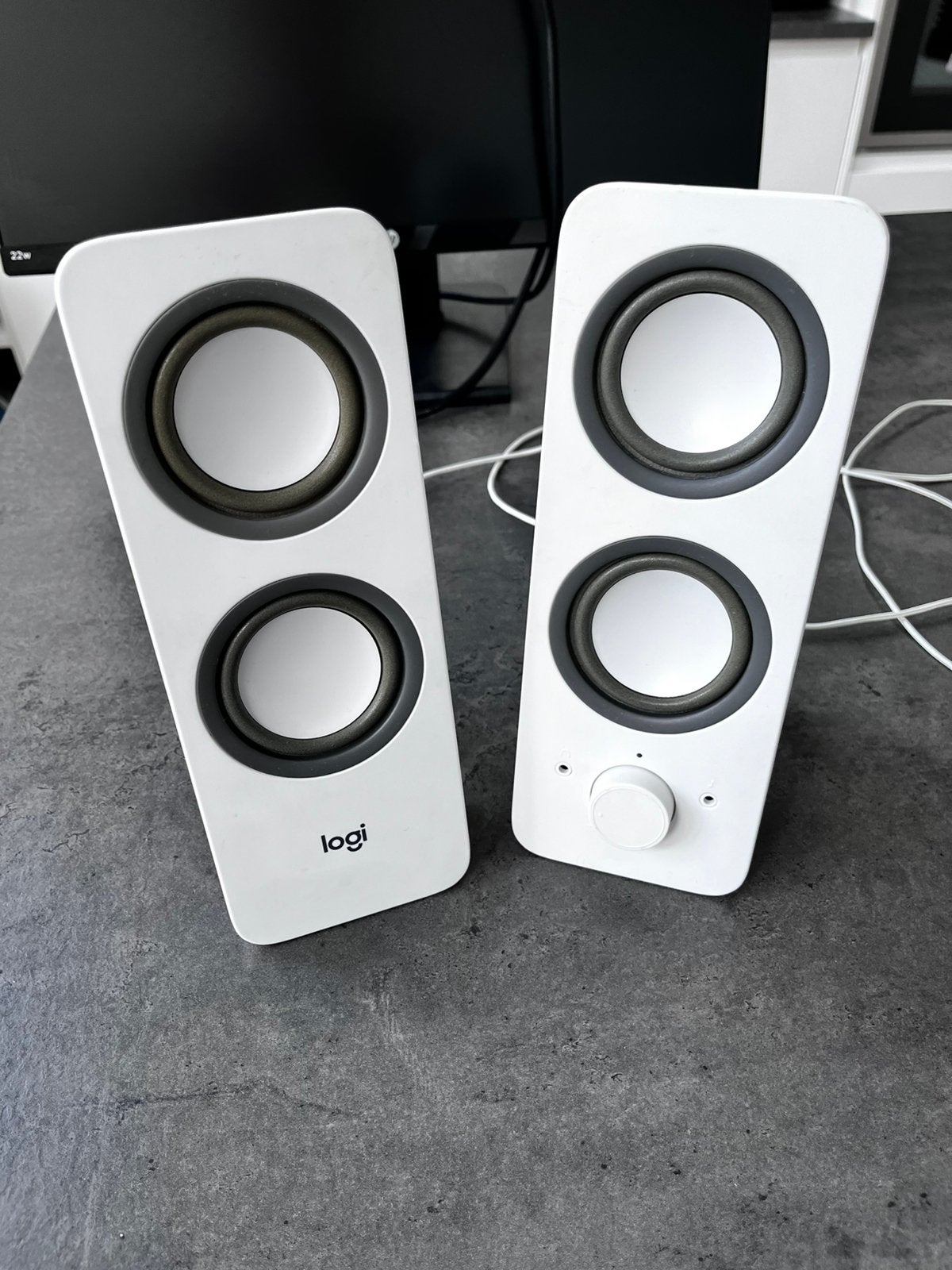 Enceintes PC / Multimédia Logitech Z200, Informatique & Logiciels, Enlèvement, Utilisé