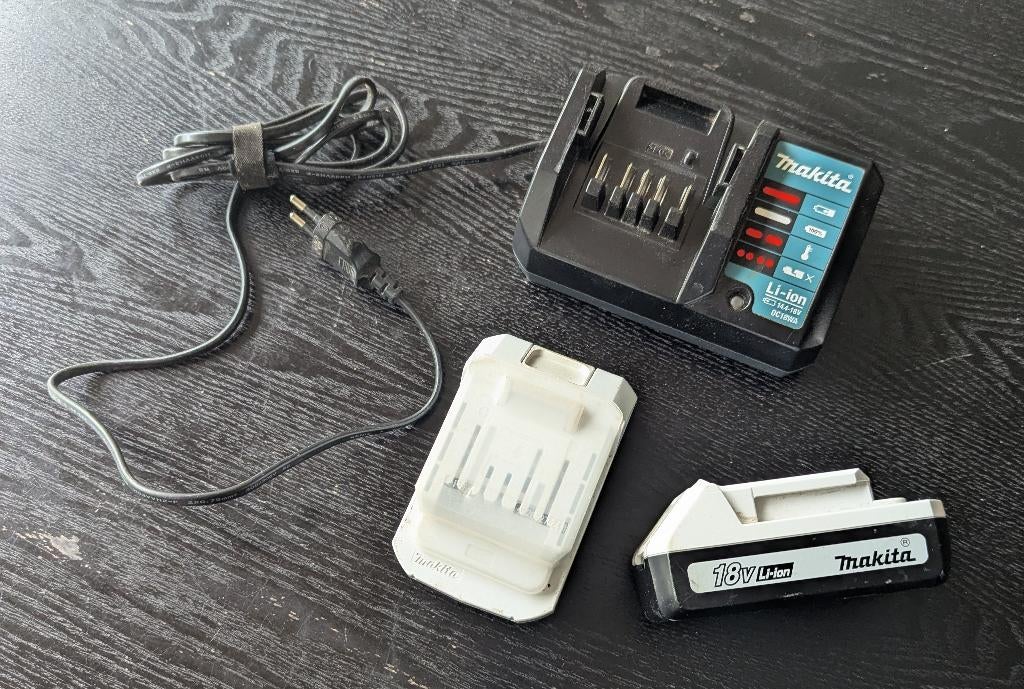 Makita BL1813G Accu's en DC18WA oplader, Ophalen of Verzenden, Gebruikt